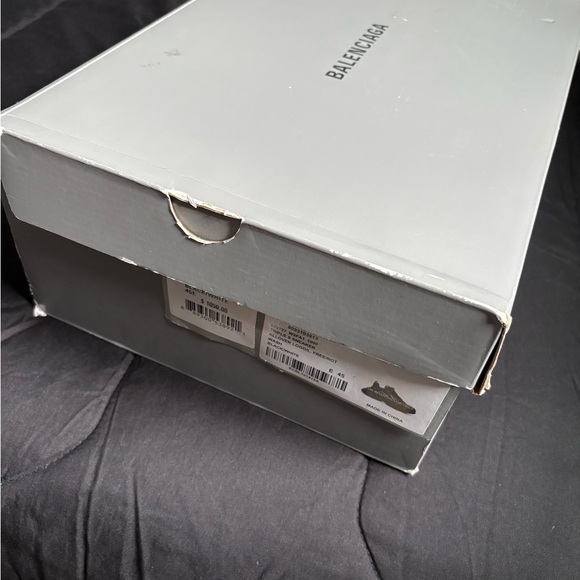 Balenciaga Men's Black Sneakers - Picture 3 of 6